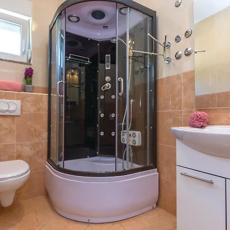 Two-bedroom In Апартаменты Крвавица